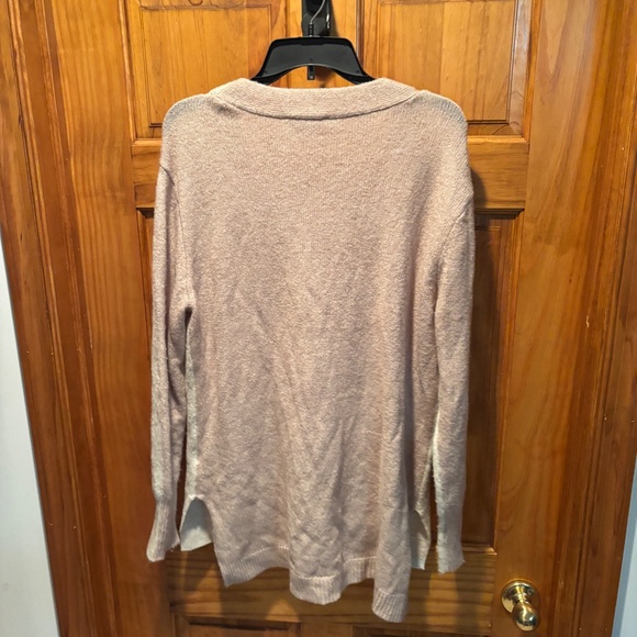 BB Dakota Study Date 2 Tone Color Block Boyfriend Cardigan in Cream/Camel Large - Picture 3 of 6